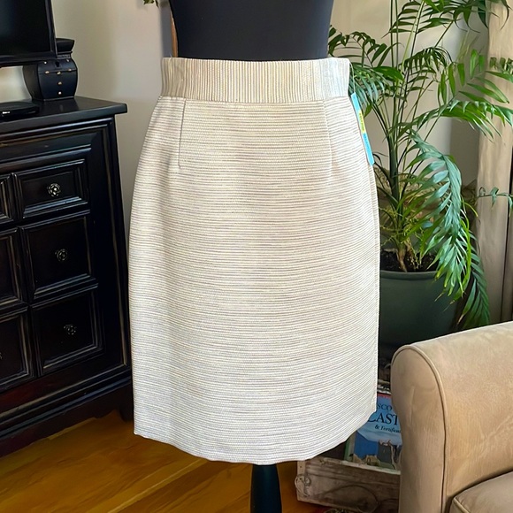 Women’s skirt - Picture 1 of 7